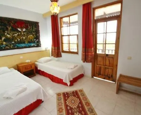 Esmer Butik Side
